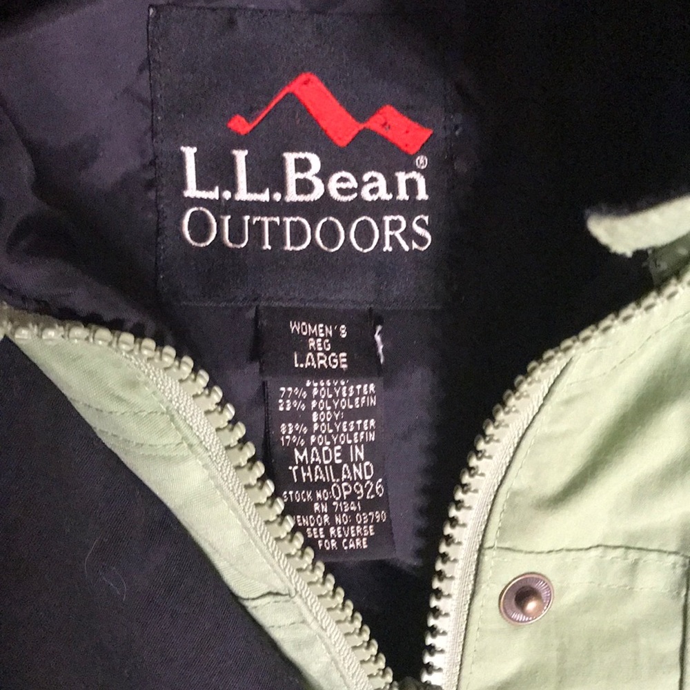 ❄️lime green ski jacket w/ accessories - Picture 9 of 15